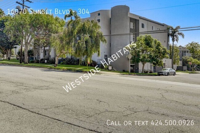 Building Photo - 16070 Sunset - Gorgeous, fully renovated b...