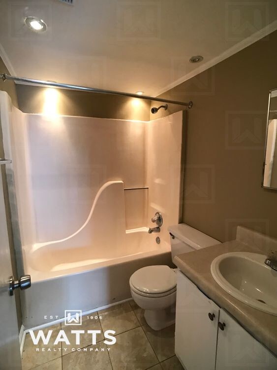 Building Photo - Camilla Court Apartments