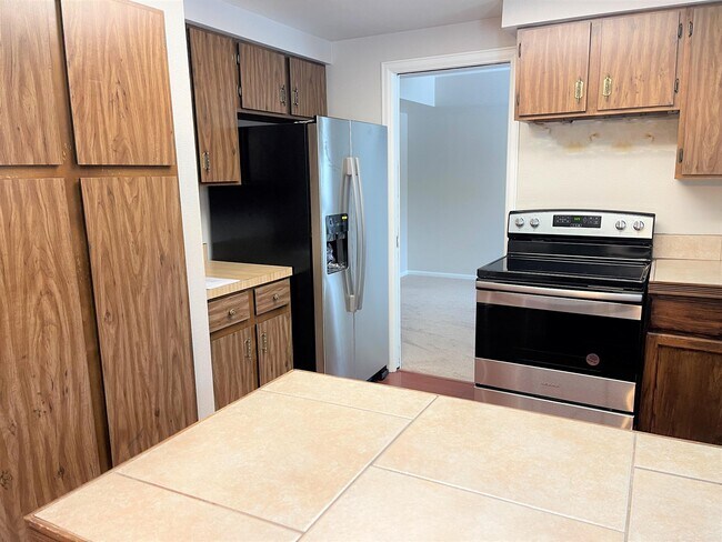 Building Photo - 3201 Wedgewood Ct