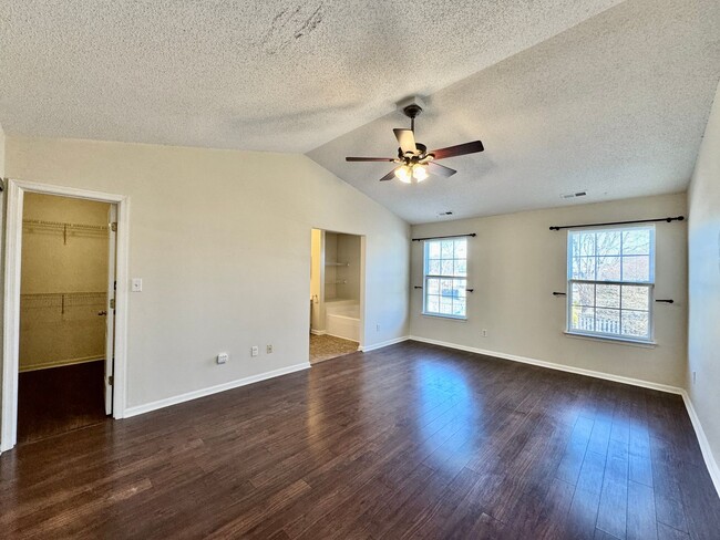 Building Photo - Ready NOW!! A 3-Bedroom Townhome w/Attache...