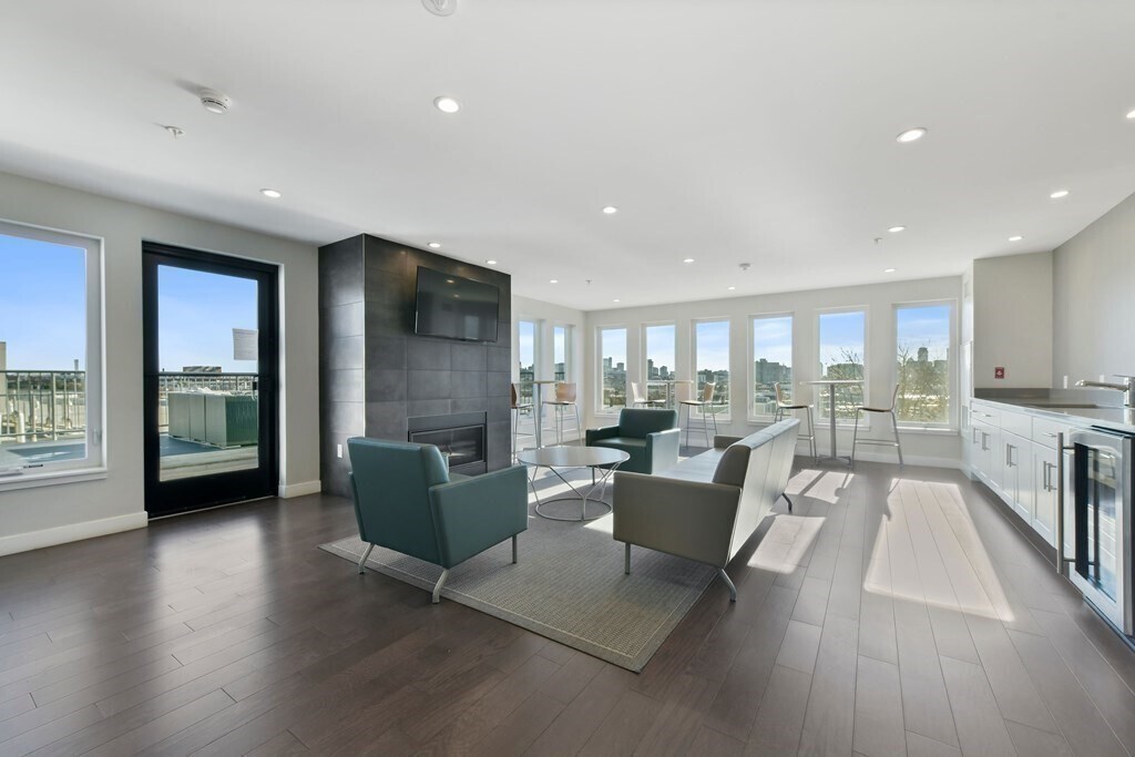 Building Photo - 197 Washington St