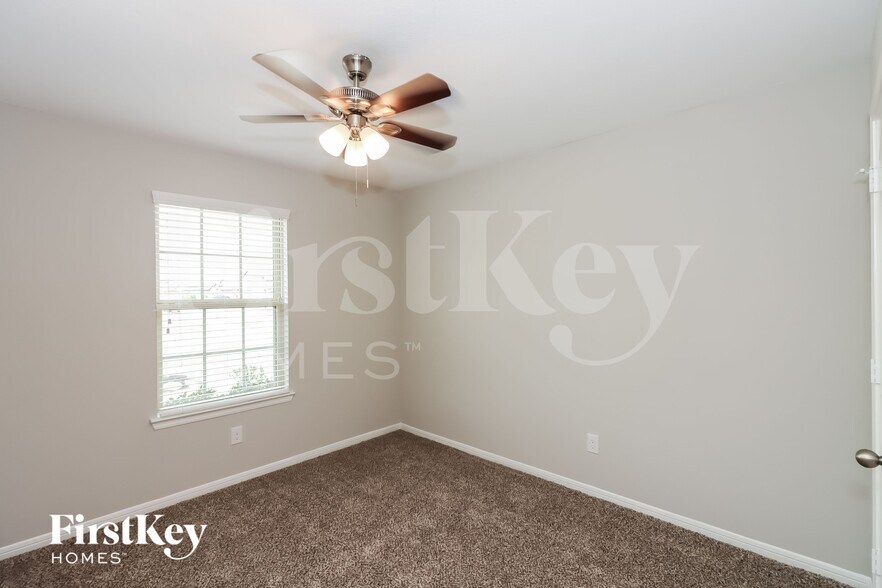 Building Photo - 3003 Veeder Pass Ln