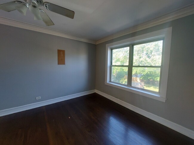 Building Photo - 3104 W 64th St
