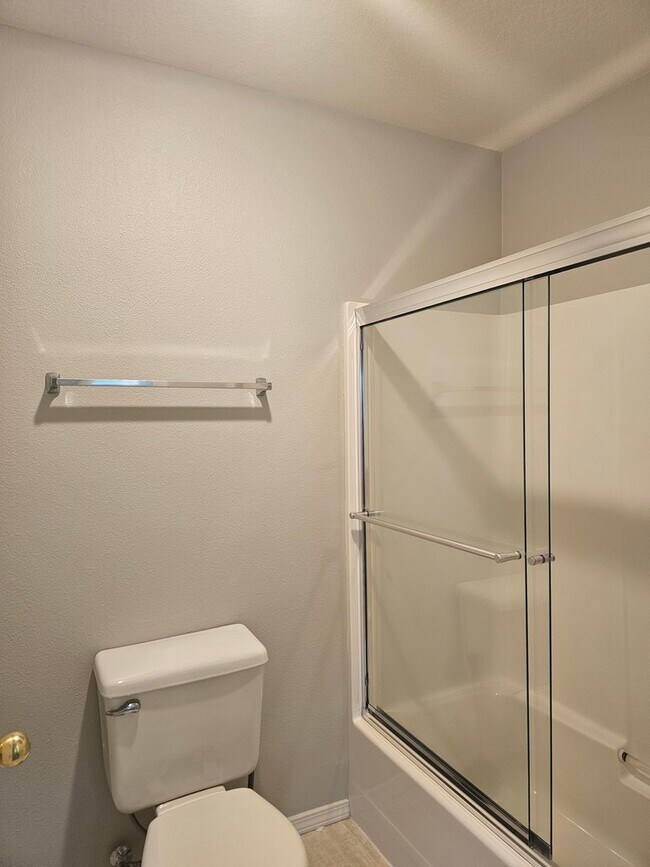 Building Photo - 13200 SW Hidden Creek Pl