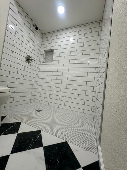Building Photo - 805 Mead Rd