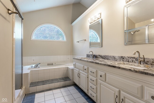 Building Photo - 795 Grace Dr