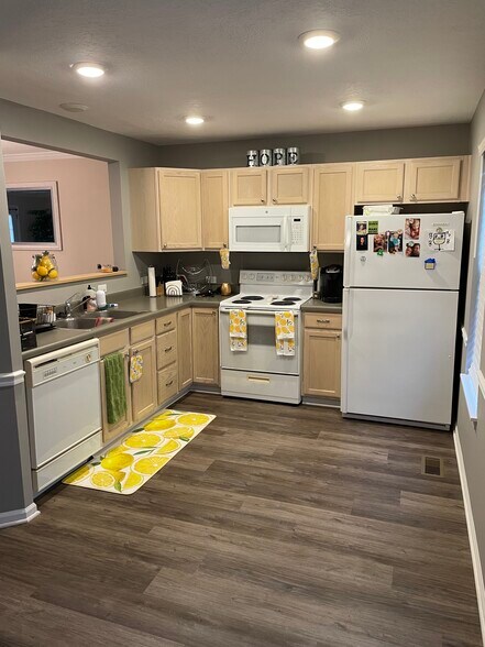 Building Photo - 104 Hillvue Dr