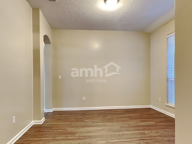 Building Photo - 3337 Horseshoe Trail Dr