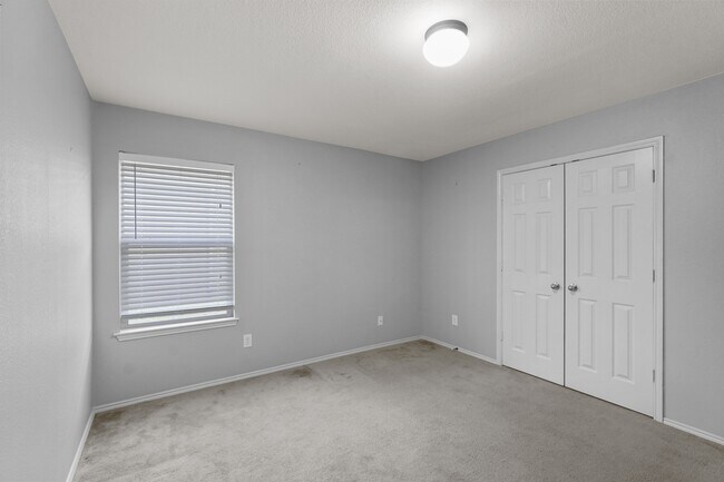 Building Photo - 2509 Saddlehorn Dr