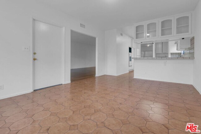 Building Photo - 152 S Kilkea Dr