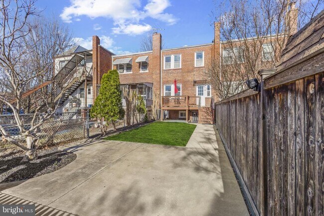 Building Photo - 5105 New Hampshire Ave NW