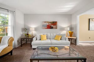 Building Photo - 108 Defoe Ct