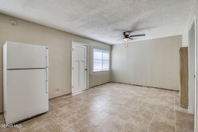 Building Photo - 3922 Hayes Ave