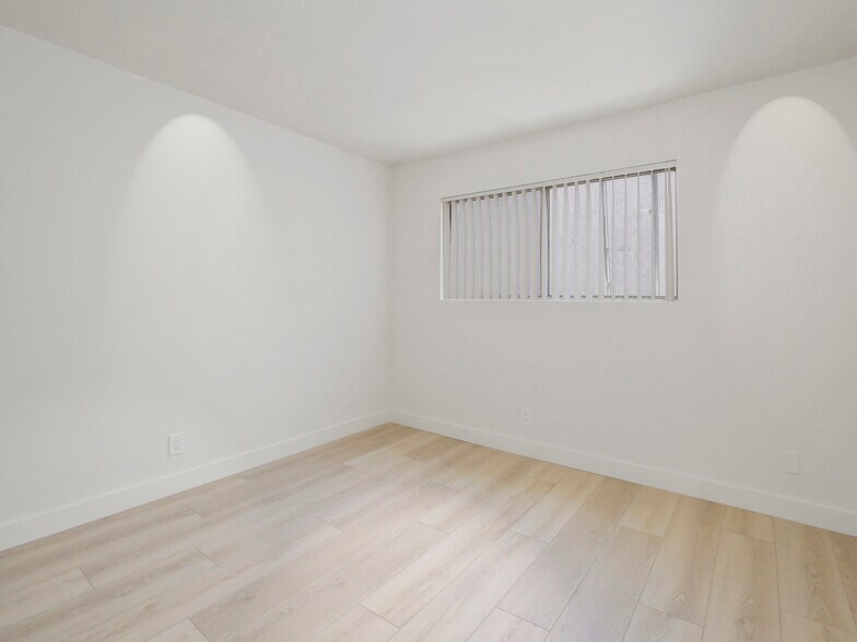 Building Photo - 521 N Francisca Ave