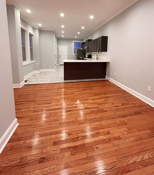Building Photo - 620 Elkins Ave
