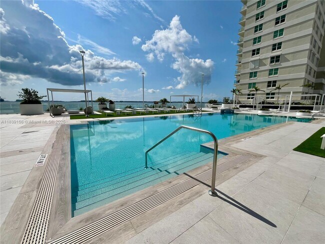 Building Photo - 770 Claughton Island Dr