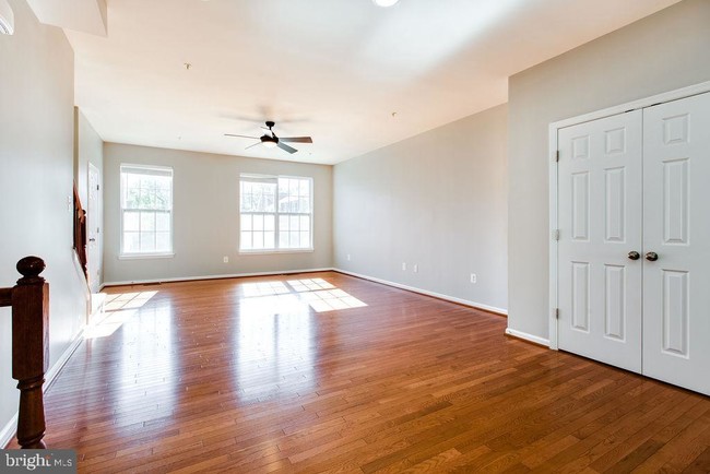 Building Photo - 7831 River Rock Way