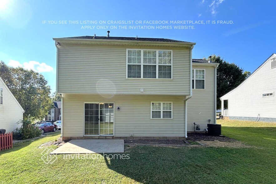 Building Photo - 2121 Mallard Green Pl