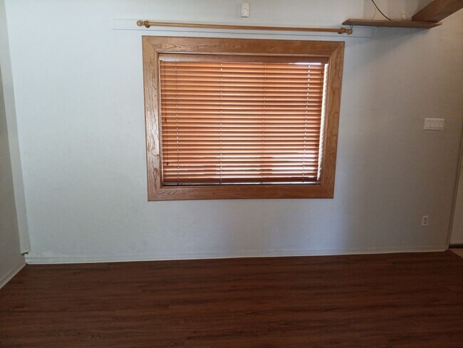Building Photo - 3308 La Veta Dr