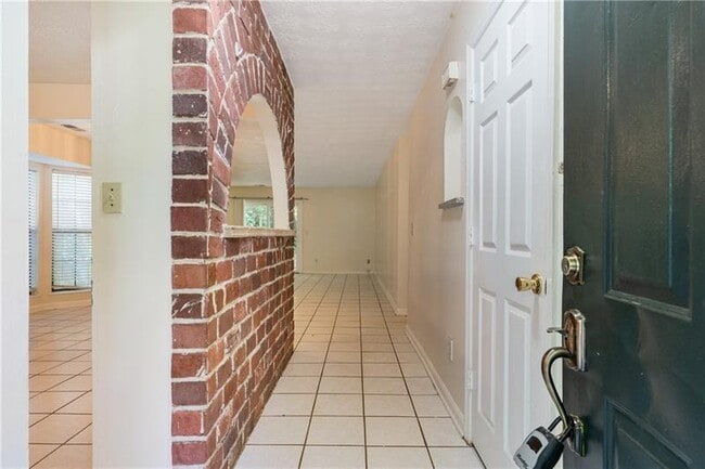 Building Photo - 5000 Village Green Way