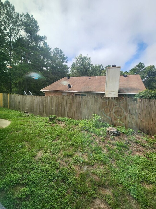 Building Photo - 803 Madison Dr