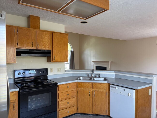 Building Photo - Single Family Home in Villages of Brentwood