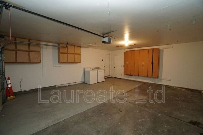 Building Photo - 2484 S Laredo St