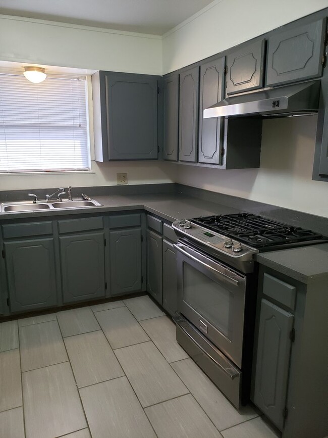 Building Photo - NISD Home