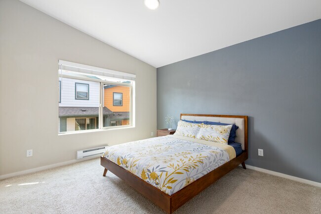 Building Photo - 9834-9811 11th Ave SW