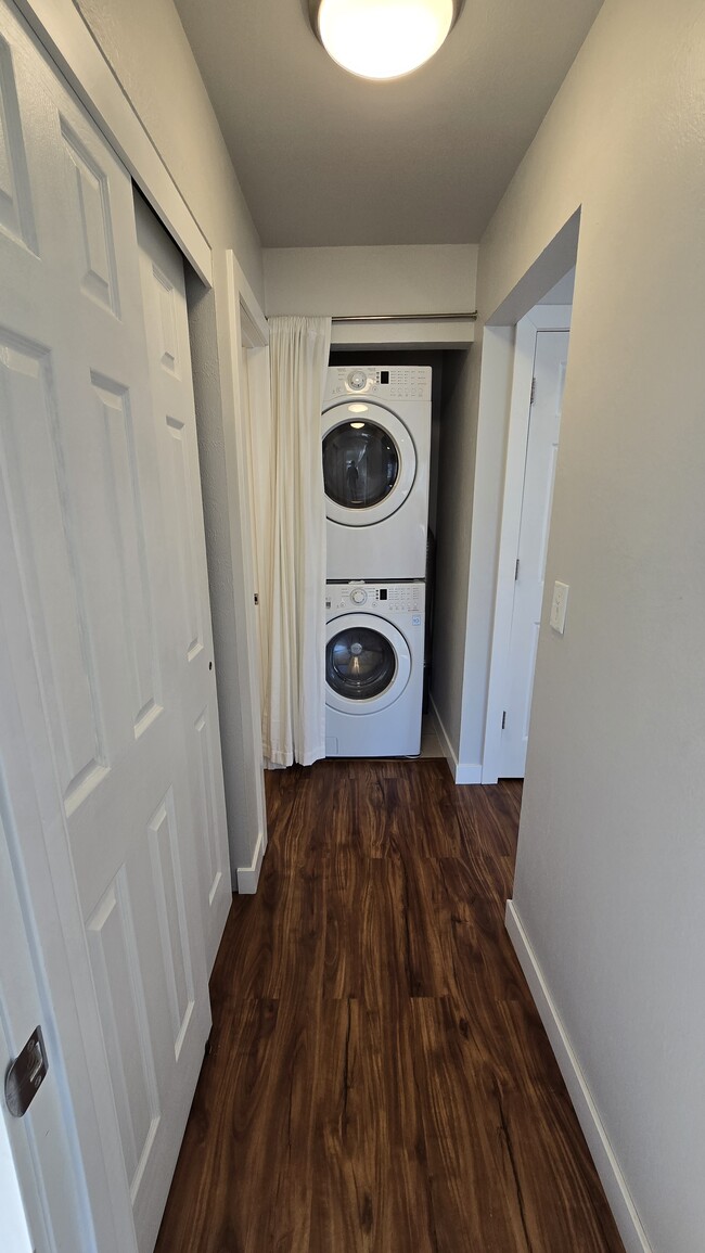 Building Photo - 2415 S Xanadu Way