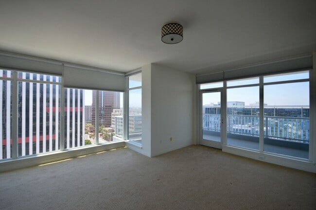 Building Photo - Beautiful 2 Bedroom Apartment in Long Beac...
