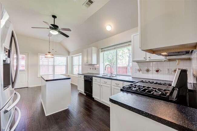 Building Photo - 6543 Horsepen Bayou Dr