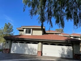 Building Photo - 29752 Strawberry Hill Dr