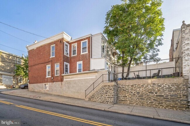 Building Photo - 100 Ripka St