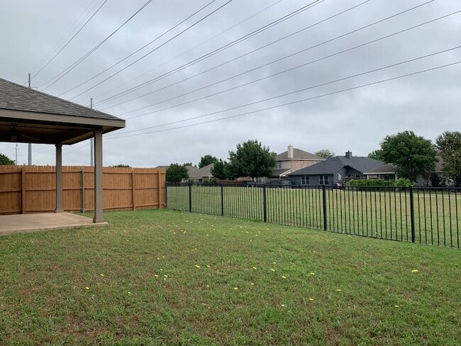 Building Photo - 15428 Adlong Dr