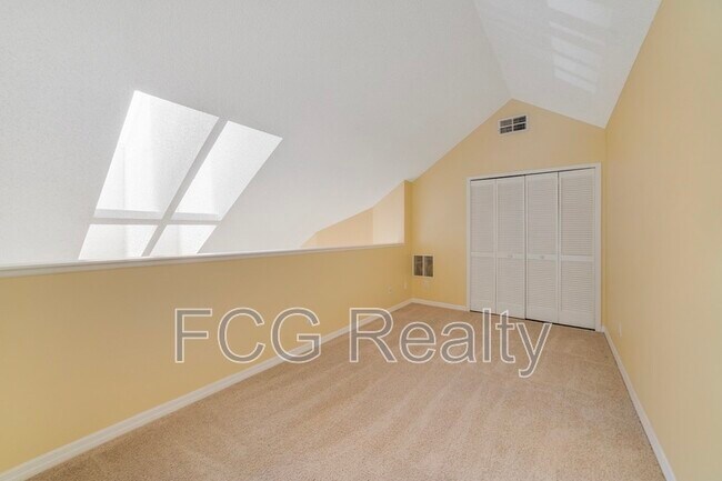 Building Photo - 6052 Westgate Dr