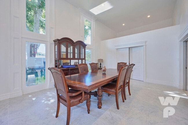 Building Photo - 441 Spoonbill Ct