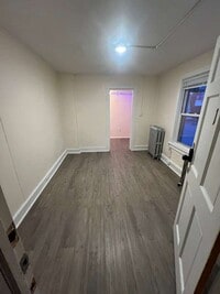 Building Photo - 215 S 4th St