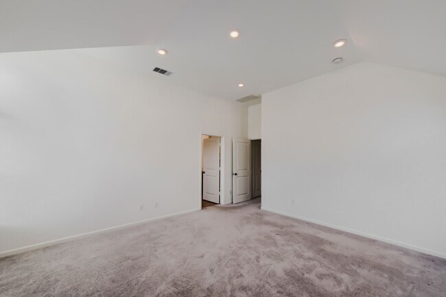 Building Photo - 4146 Balboa Dr