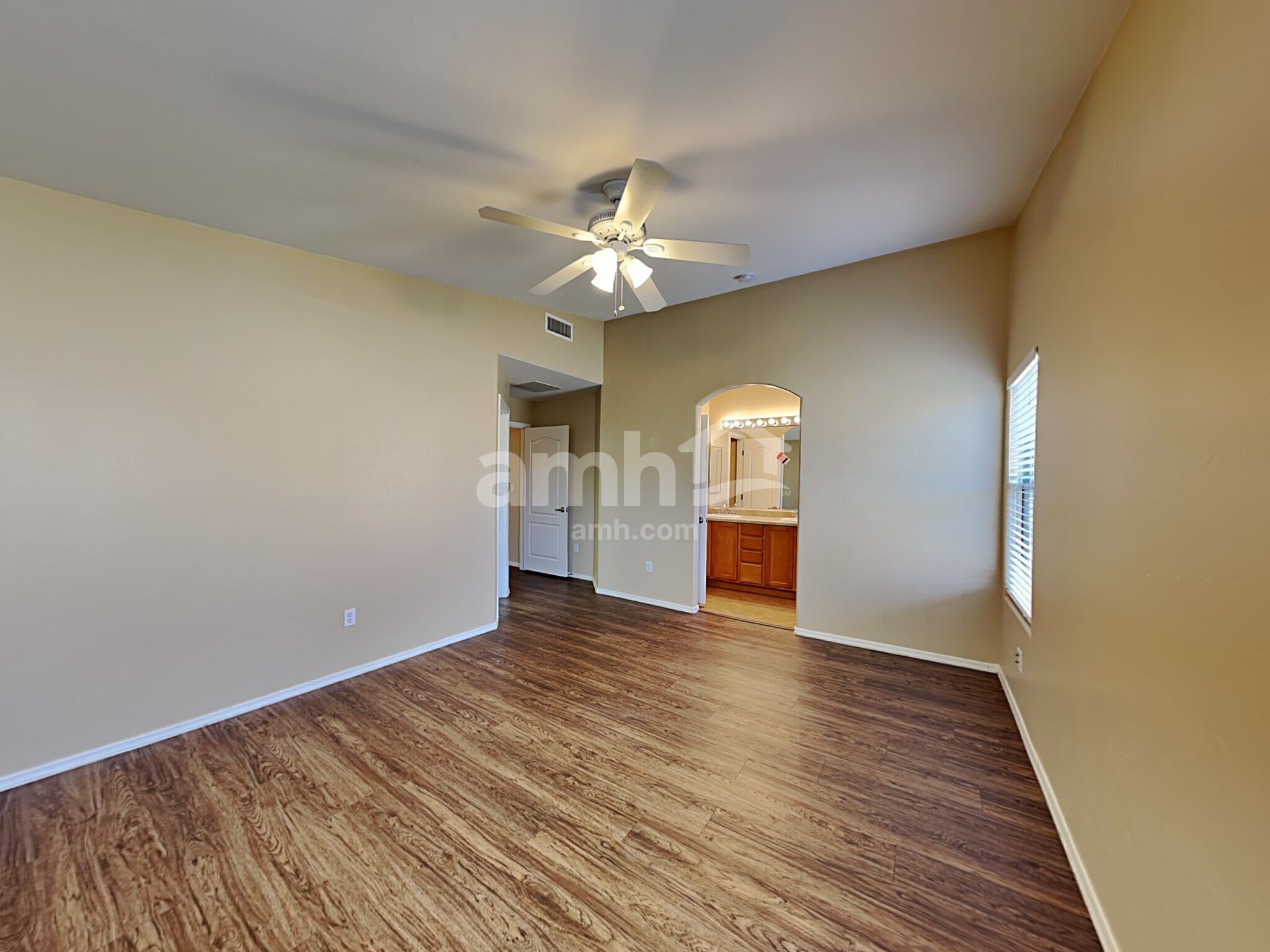 Building Photo - 938 E Sheriffs Draw Ln