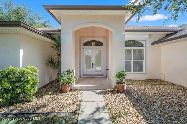 Building Photo - 129 Signature Dr
