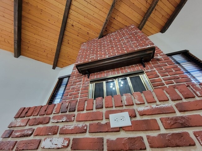 Building Photo - Torrance - 3 bd / 2 ba Home! GREAT LOCATION!!