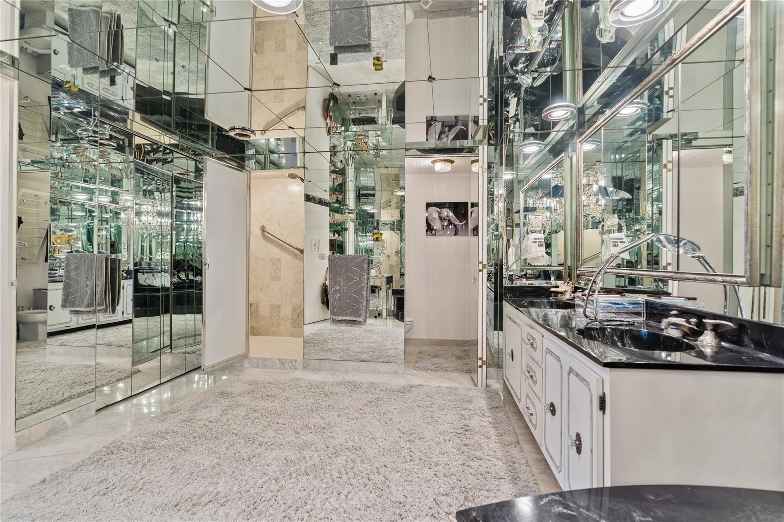 Building Photo - 1920 S Ocean Dr