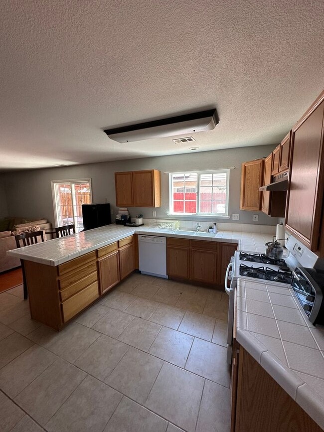 Building Photo - Fantastic 2 Story Home With Desirable Location