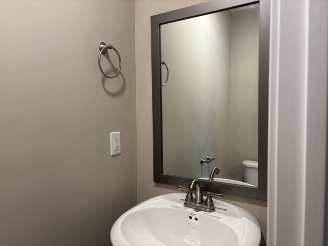 Building Photo - 235 Dugger Dr