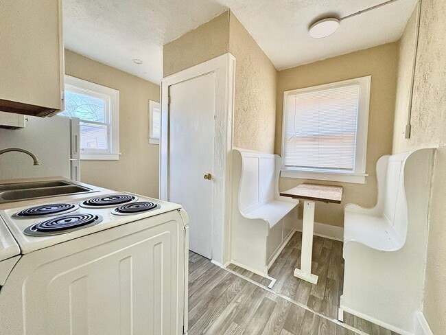 Building Photo - 1508 Hermosa Pl