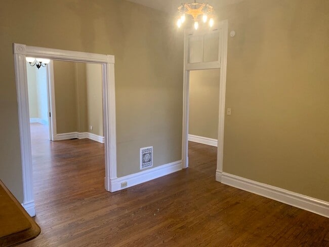 Building Photo - 3129 Shenandoah Ave