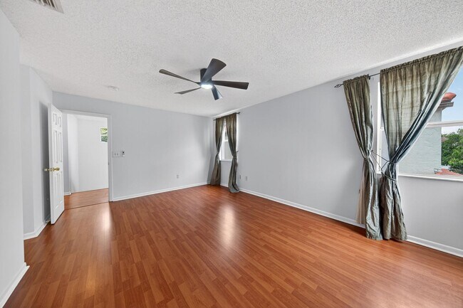 Building Photo - 191 NW 118th Dr