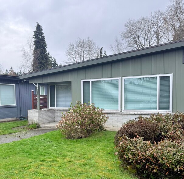 Duplex - north side - 10734 35th Ave NE