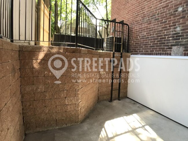 Building Photo - 1 bedroom in Cambridge MA 02138